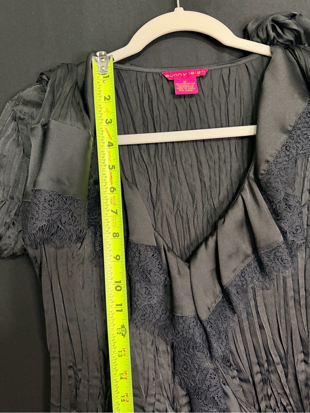 Sunny Leigh M Black Satin-Lace Wrap Blouse Ruffle collar Wrinkle pleated texture - Picture 12 of 14